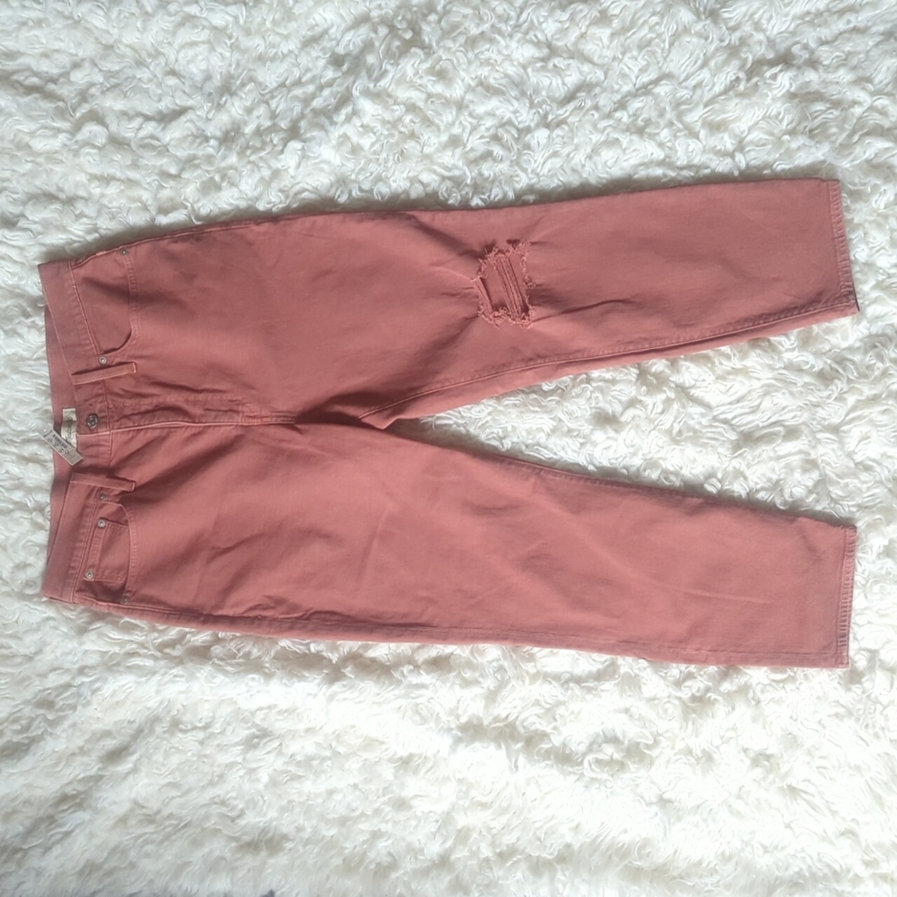 Madewell. Brand new with tags. W 31. The Mom Jean.